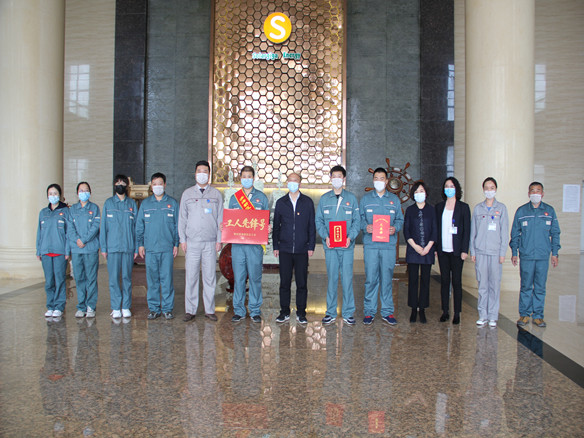 組件公司技術(shù)班組獲錦州市濱海新區(qū)工人先鋒號(hào)