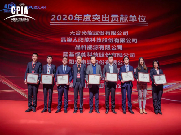 全體看過來！謝謝，謝謝！謝謝~